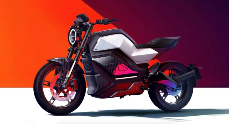 Quelles sont les principales différences entre un scooter électrique et une moto électrique ?