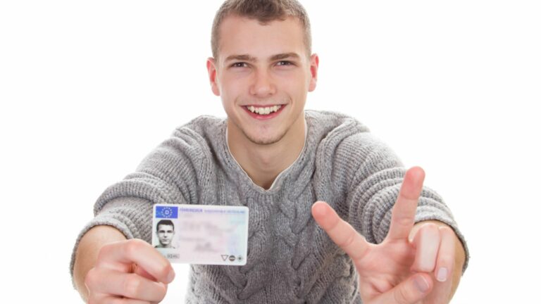Comment bénéficier d’une aide d’étudiant pour le permis de conduire ?