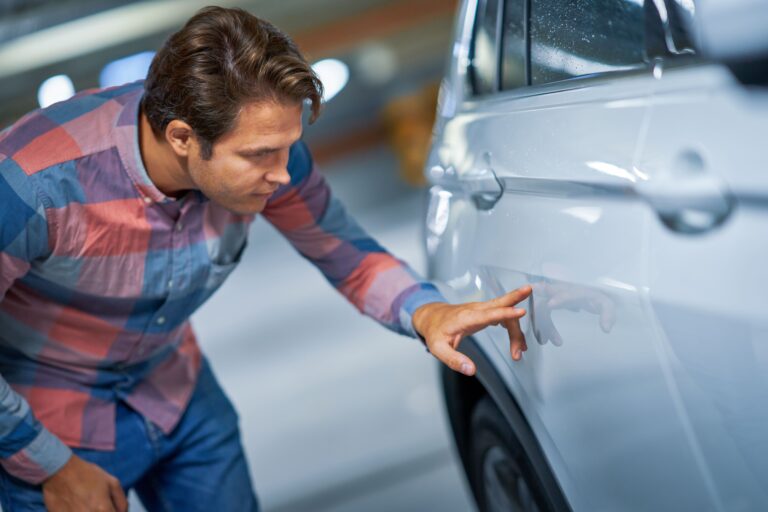 Quelle est la définition de l’assurance automobile sans mise de fonds ?