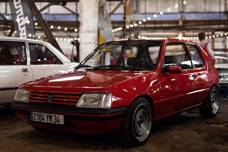 Pourquoi investir Dans Une Peugeot 205 GTI dès Maintenant ?