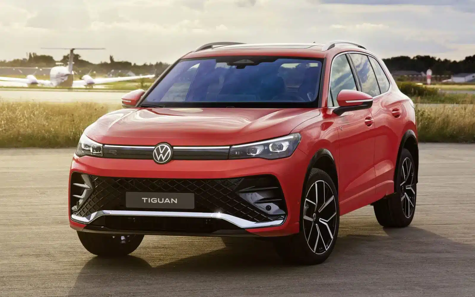 le nouveau volkswagen tiguan ici en finition r line sera commercialise en fevrier 2024