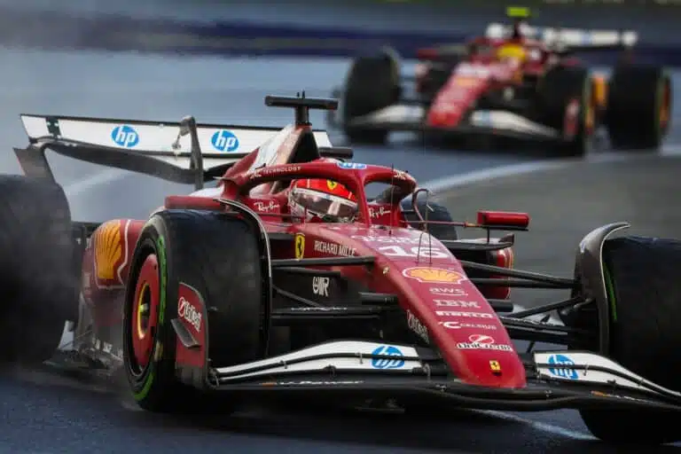 descubre la esencia de ferrari en shanghái, donde la pasión por la velocidad y la elegancia se fusionan. vive la experiencia única de este icónico fabricante de automóviles en una de las ciudades más vibrantes del mundo.