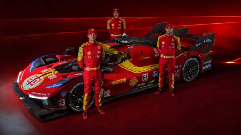 descubre la historia detrás del motor prohibido de ferrari, un legado de innovación y controversia en el mundo de la automoción. sumérgete en la fascinante narrativa de este emblemático fabricante italiano y sus desafíos en el desarrollo de motores de alto rendimiento.