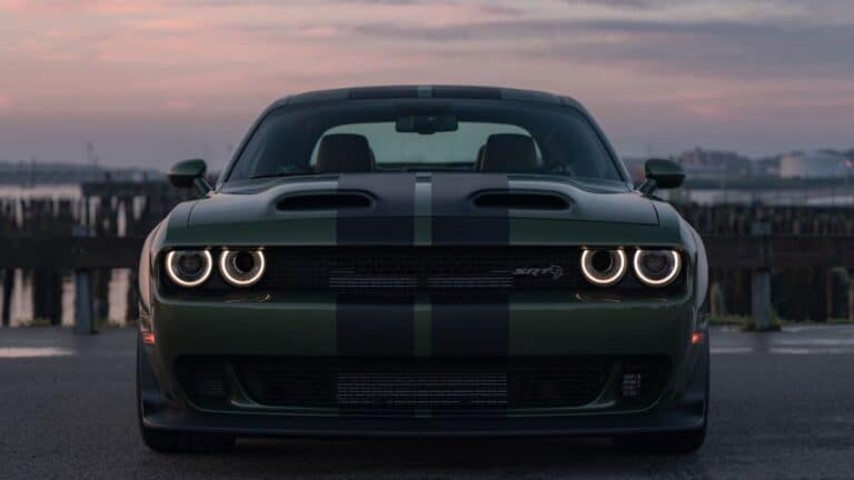 stellantis retoma v8 hemi