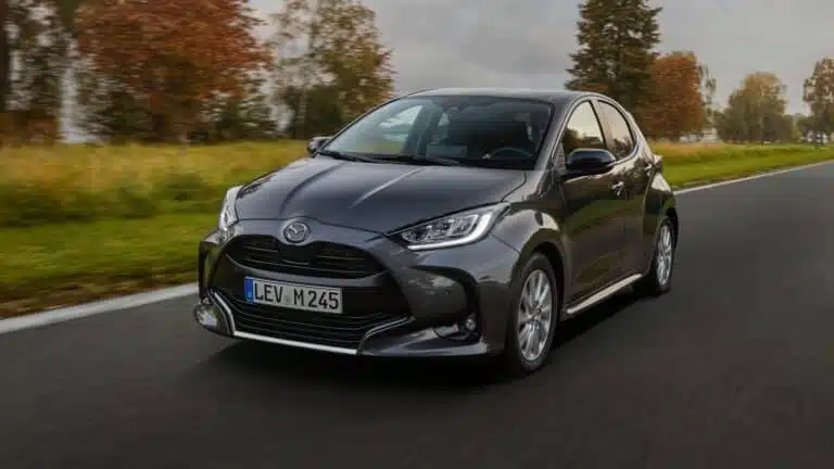 descubre los coches de bajo consumo de toyota, ideales para quienes buscan eficiencia y sostenibilidad. con tecnología avanzada y un diseño atractivo, nuestros vehículos te ofrecen la mejor experiencia de conducción mientras cuidas el medio ambiente. ¡explora nuestra gama y encuentra tu próximo coche ecológico!